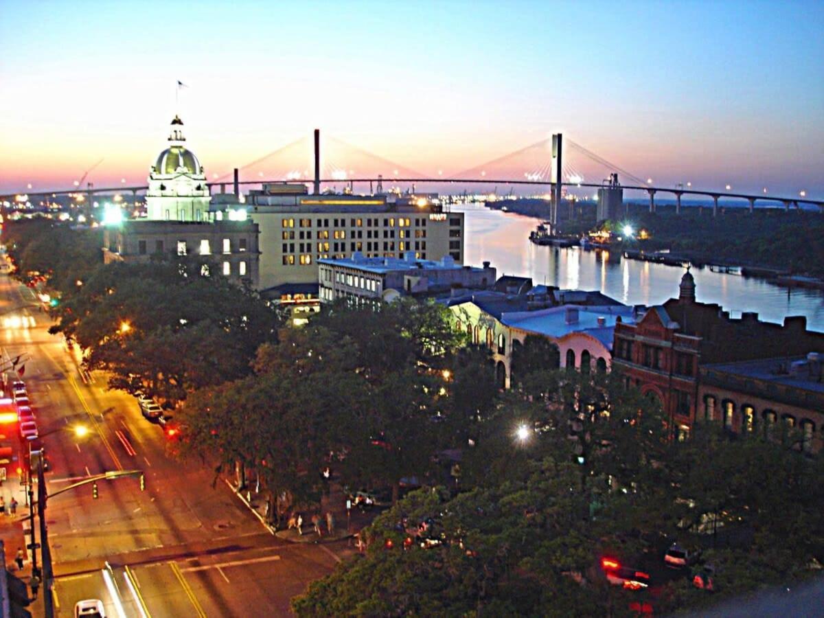 The Groovy Getaway On Garfield * Savannah