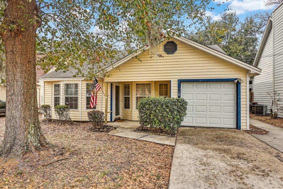 Holiday home The Groovy Getaway On Garfield Savannah